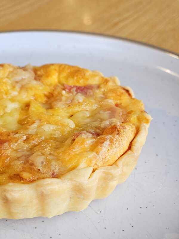 Ham, cheese & tomato mini quiche - Image 2