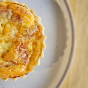 Ham, cheese & tomato mini quiche