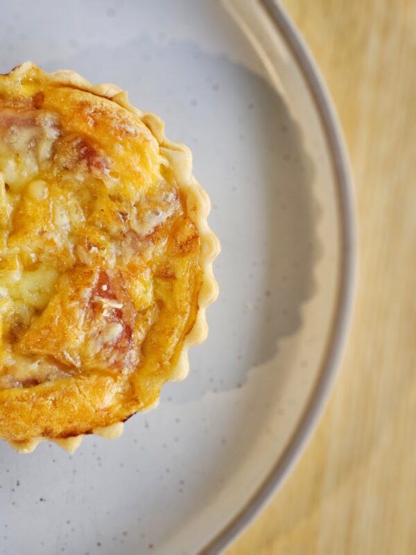 Ham, cheese & tomato mini quiche
